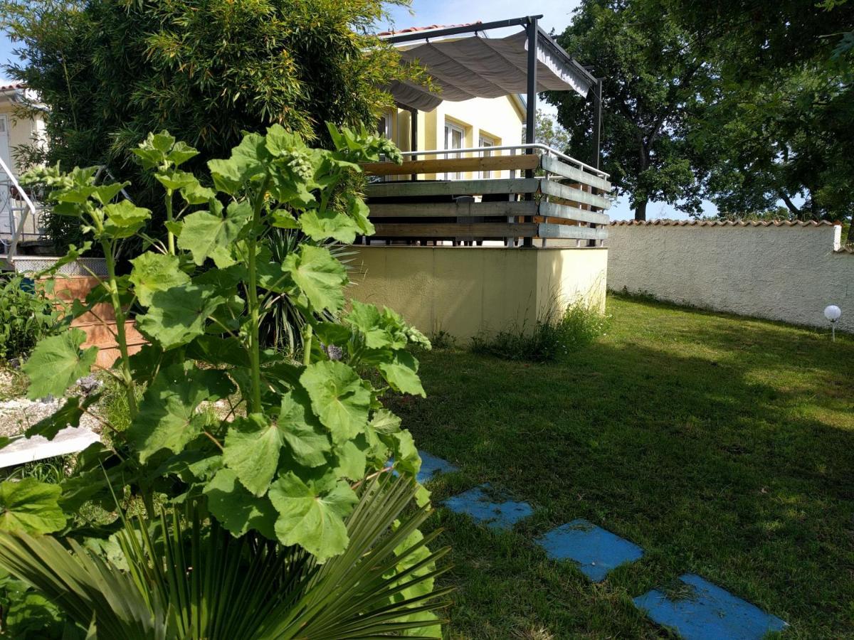 Apartment Helena Канфанар Екстер'єр фото
